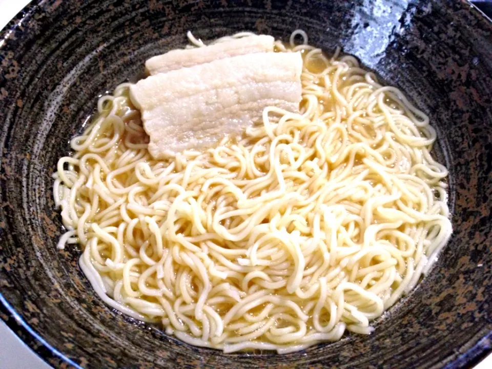 日清 とんこつ醤油ラーメン|TanTanさん