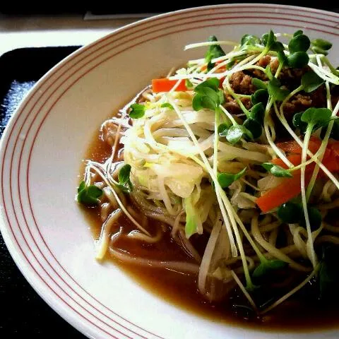 Snapdishの料理写真:♦リンガーハット限定メニュー♦
～夏ｯ得！冷やし麺・餃子3コ付～|のものも🍻さん