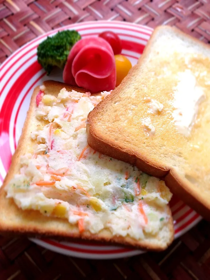 Potato salad of Cod roe Toast🌸タラモサラダ トースト|🌈Ami🍻さん