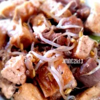 fried tofu with spout beans.|jela esperanzaさん