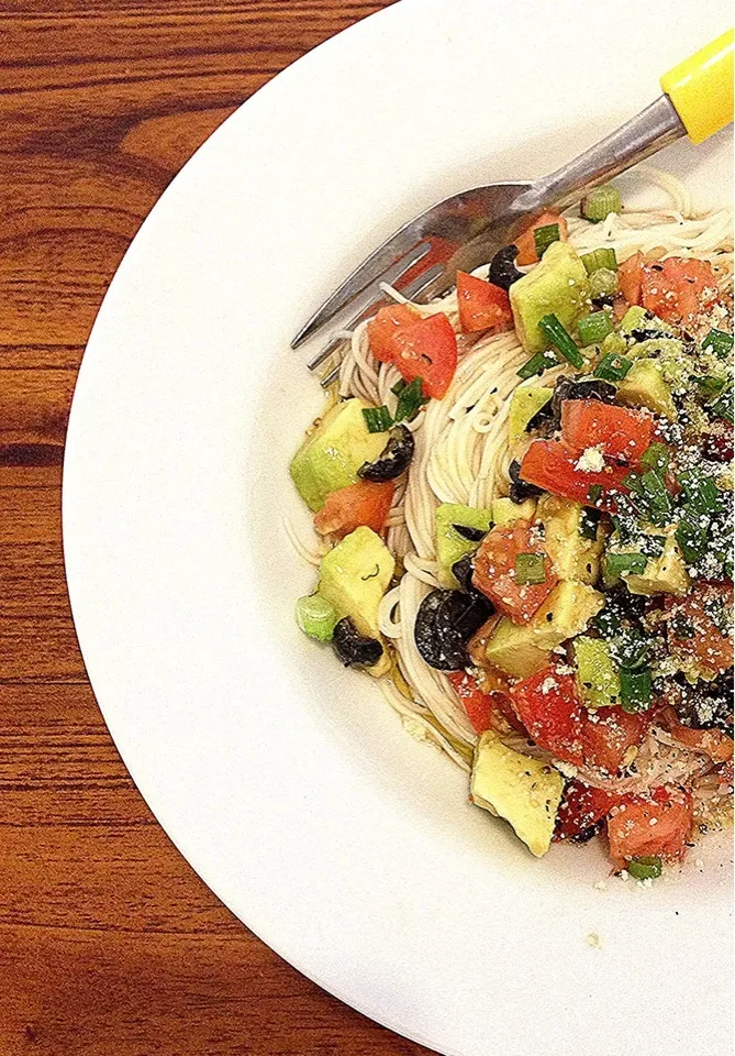 Japanese Cold Capellini w/ Avocado n Tomato  アボカドとトマト、そうめんで冷製カッペリーニ風|Yuka Nakataさん