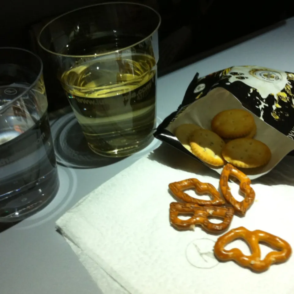 German Riesling, Water & Pretzel.|@projecthoneypotさん