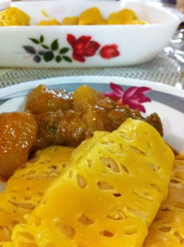 Roti Jala with Beef Curry|@projecthoneypotさん