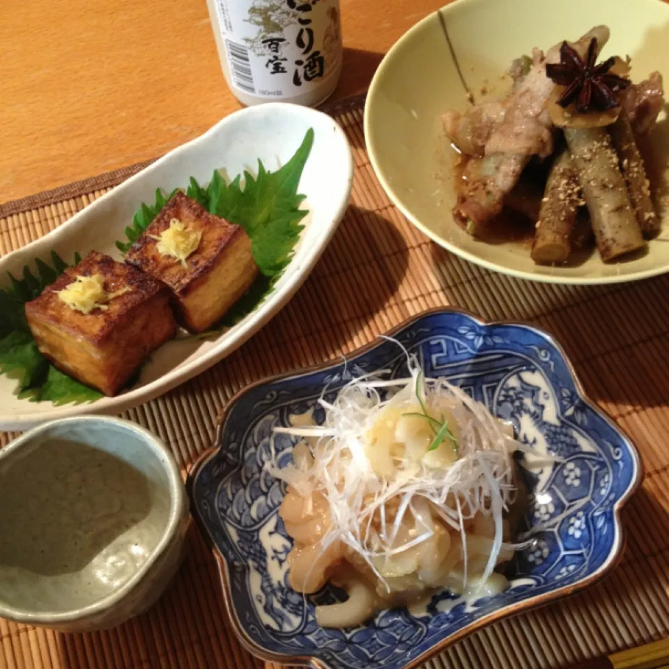 今日の晩酌セット♪イカとセロリの醤油麹和えでタウリン補給です！|まんどしゃさん