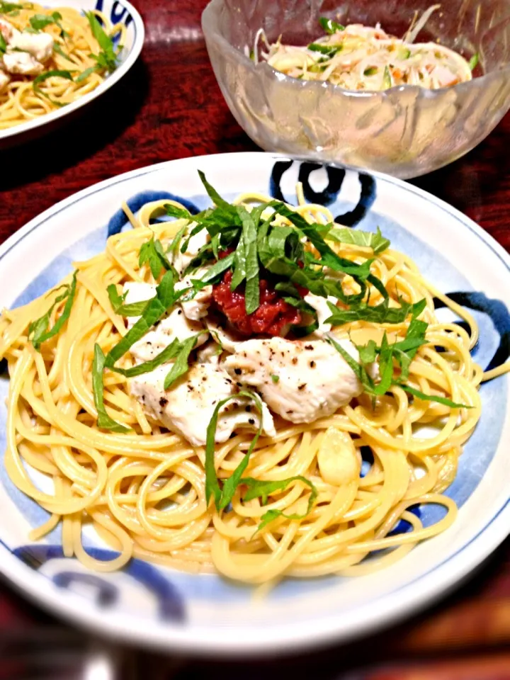 Snapdishの料理写真:鶏胸肉の梅しそ和風パスタ|ともえさん