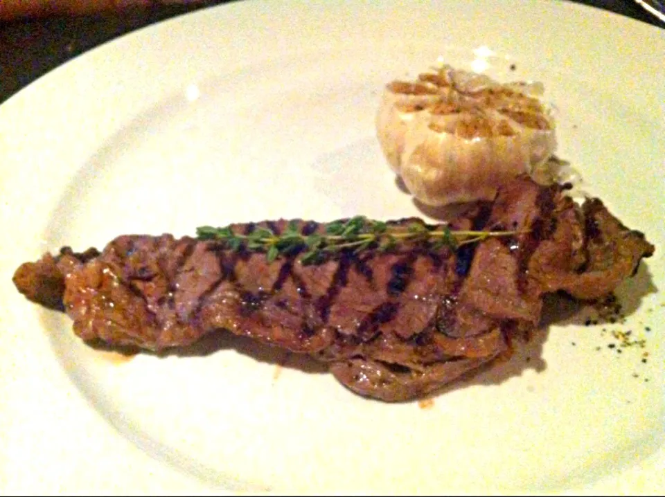 char grilled australian sirloin with smoked sea salt & fresh olive oil|skyblueさん