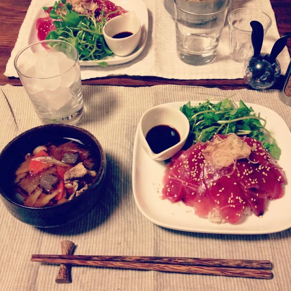 マグロ丼と、急に食べたくなった豚汁|tomokoさん