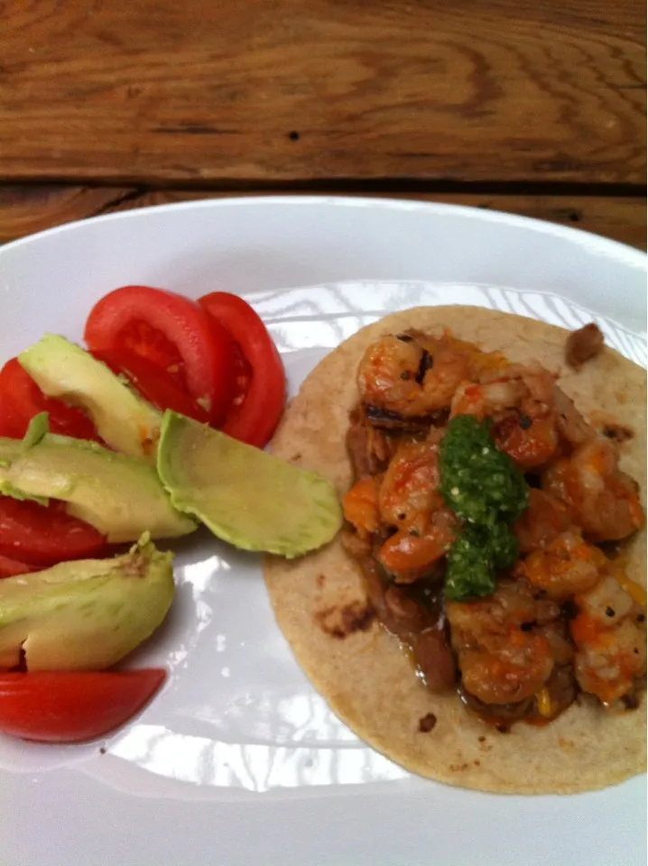 Shrimp taco with a raw tomatillo salsa|Trisha & Patさん