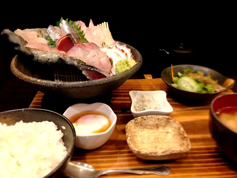 刺身九種盛り定食🐟|おかっぴーさん