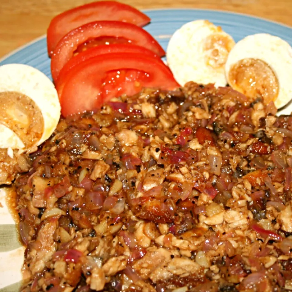 Milkfish sisig with salted eggs and tomatoes|Indie Starさん