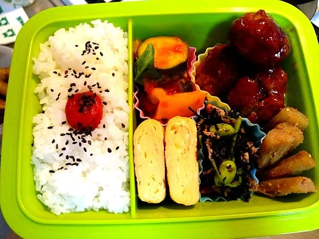 お弁当。ミートボールが主役。|ひげまろさん