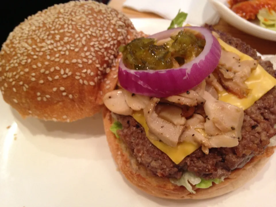 Mushroom and beef hamburger|Floria Yipさん