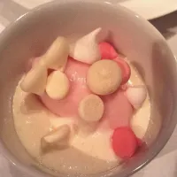 Snapdishの料理写真:Strawberry mousse|Sweetさん