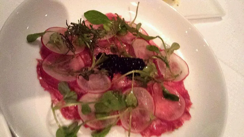 Snapdishの料理写真:Raw beef with caviar|Sweetさん