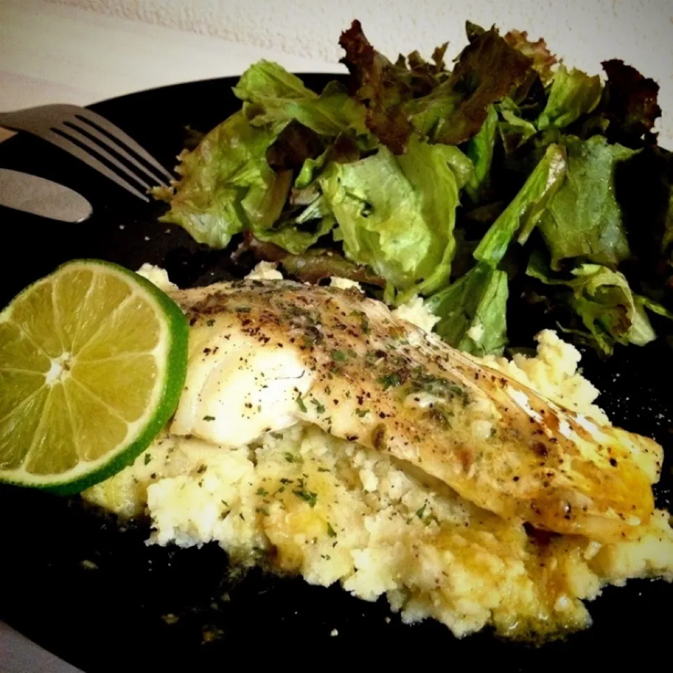 Snapdishの料理写真:Butter roast cod with onion mash|のっちゃんさん