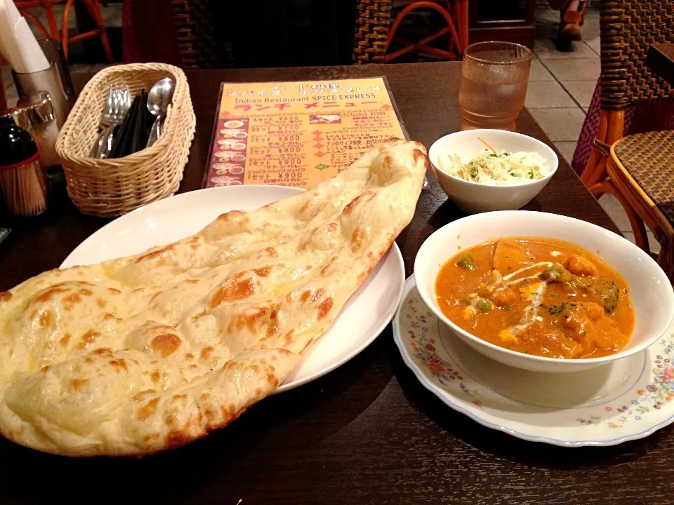 ランチ Bセット。野菜カレーとナン|大石さん