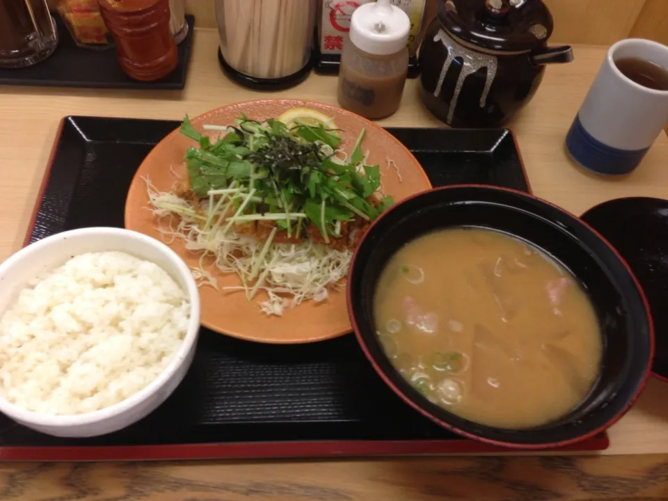 Snapdishの料理写真:塩カツ定食|アクちゃんさん