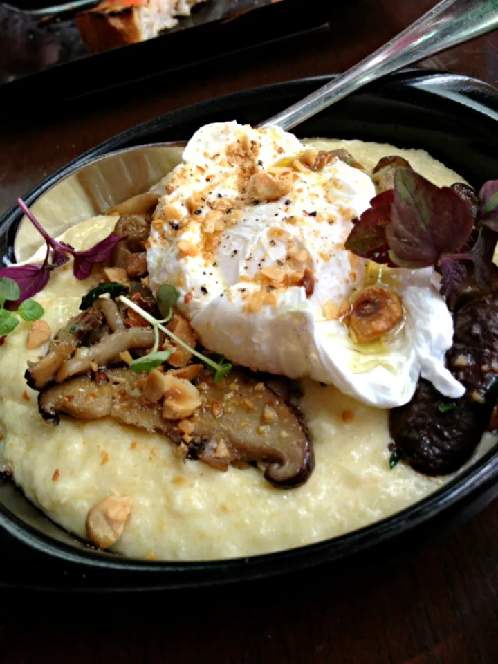 Soft Parmesan Polenta with Poached Egg, Mushrooms & Hazelnuts|Yvonne Limさん