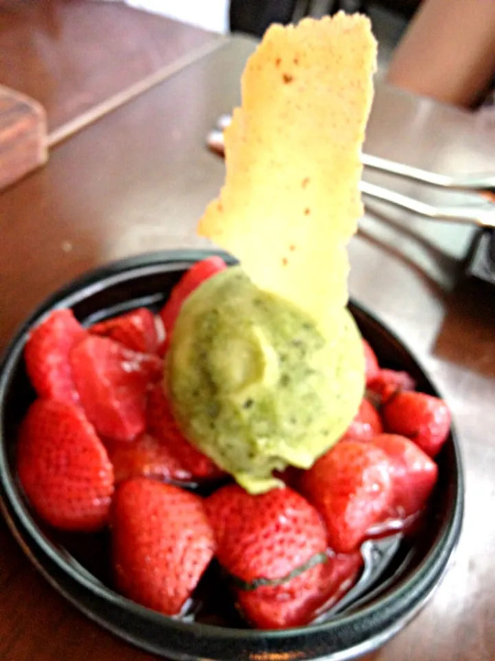 Poached Strawberries, Basil, White Balsamic & Basil Sorbet|Yvonne Limさん