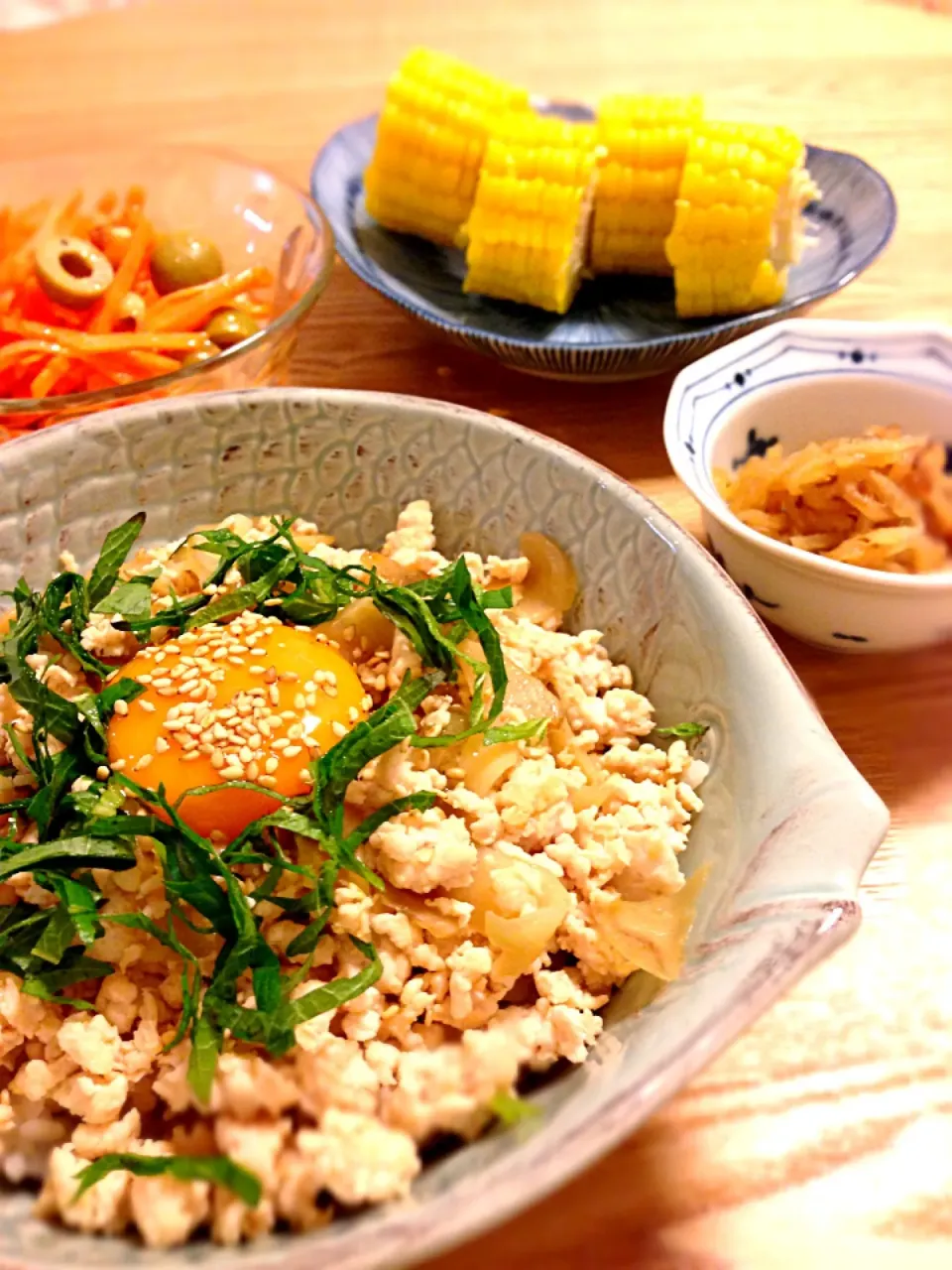 鶏そぼろ搾菜炒め丼、卵黄のせ|ユキさん