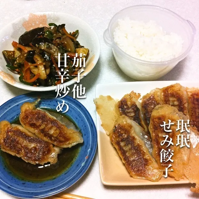 Snapdishの料理写真:130705-セミ餃子、竹輪・茄子・人参・ピーマンの甘辛炒め、ご飯 ¥140 #夕食 #自炊|dune725さん