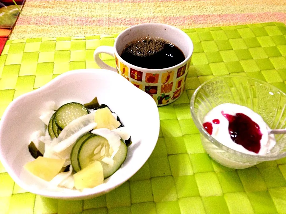 トロピカル酢の物＆ベリーヨーグルト☕|マニラ男さん