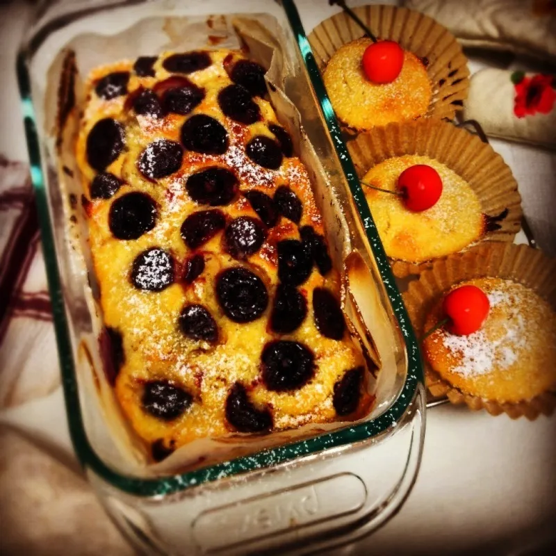 Snapdishの料理写真:Yuka NakataさんのEasy blueberry cake♪|ニコさん