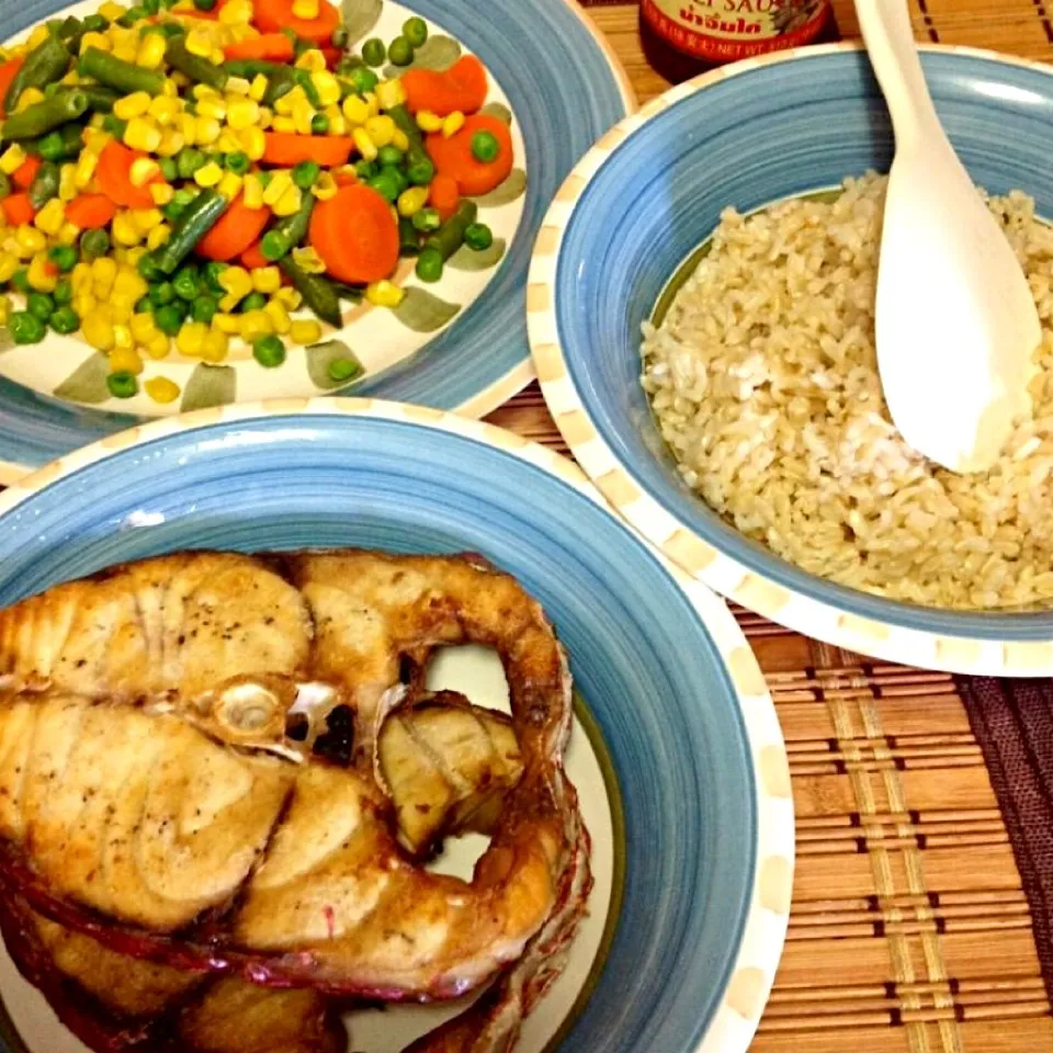 Baked tanigue with veggies and brown rice|Indie Starさん