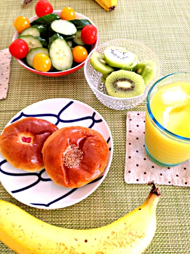 🍎餡パン（粒あん＆こしあん）の朝ごパン✨🍎|Candyさん