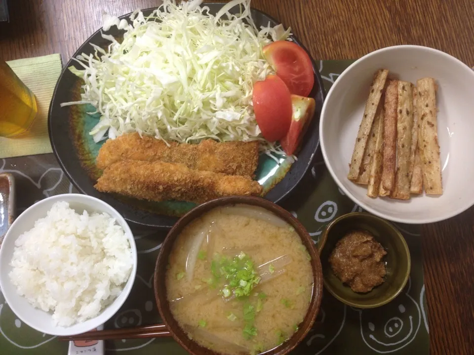 シイラのフライ、フライド長芋の胡麻味噌添え、大根の味噌汁|yuyangさん