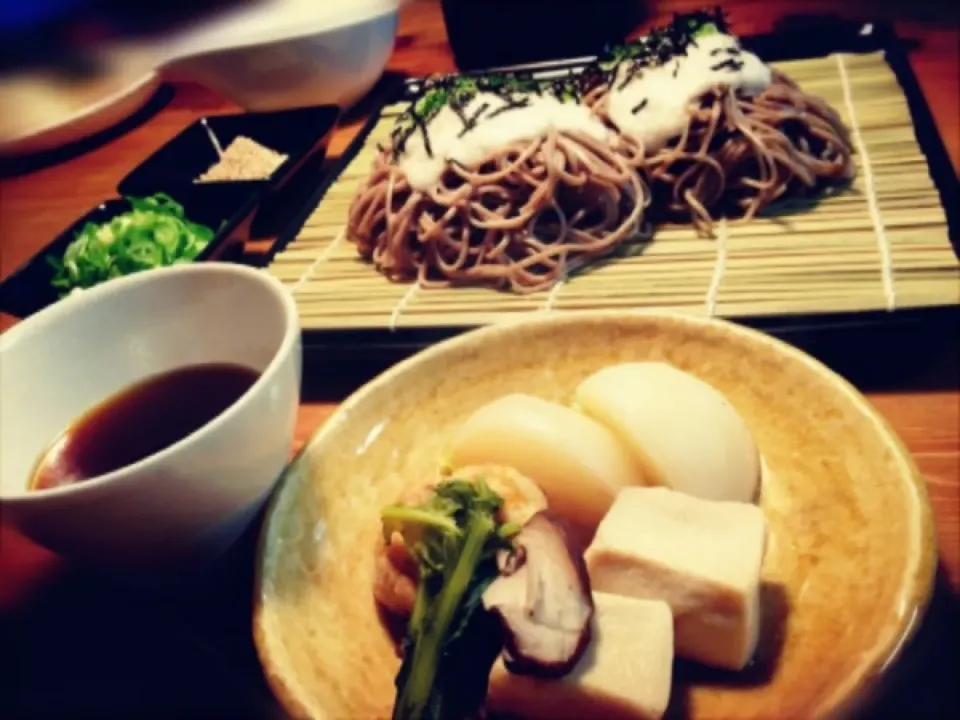 自家製めんつゆでとろろ蕎麦とかぶと高野豆腐とがんもの煮物♪|sato*さん