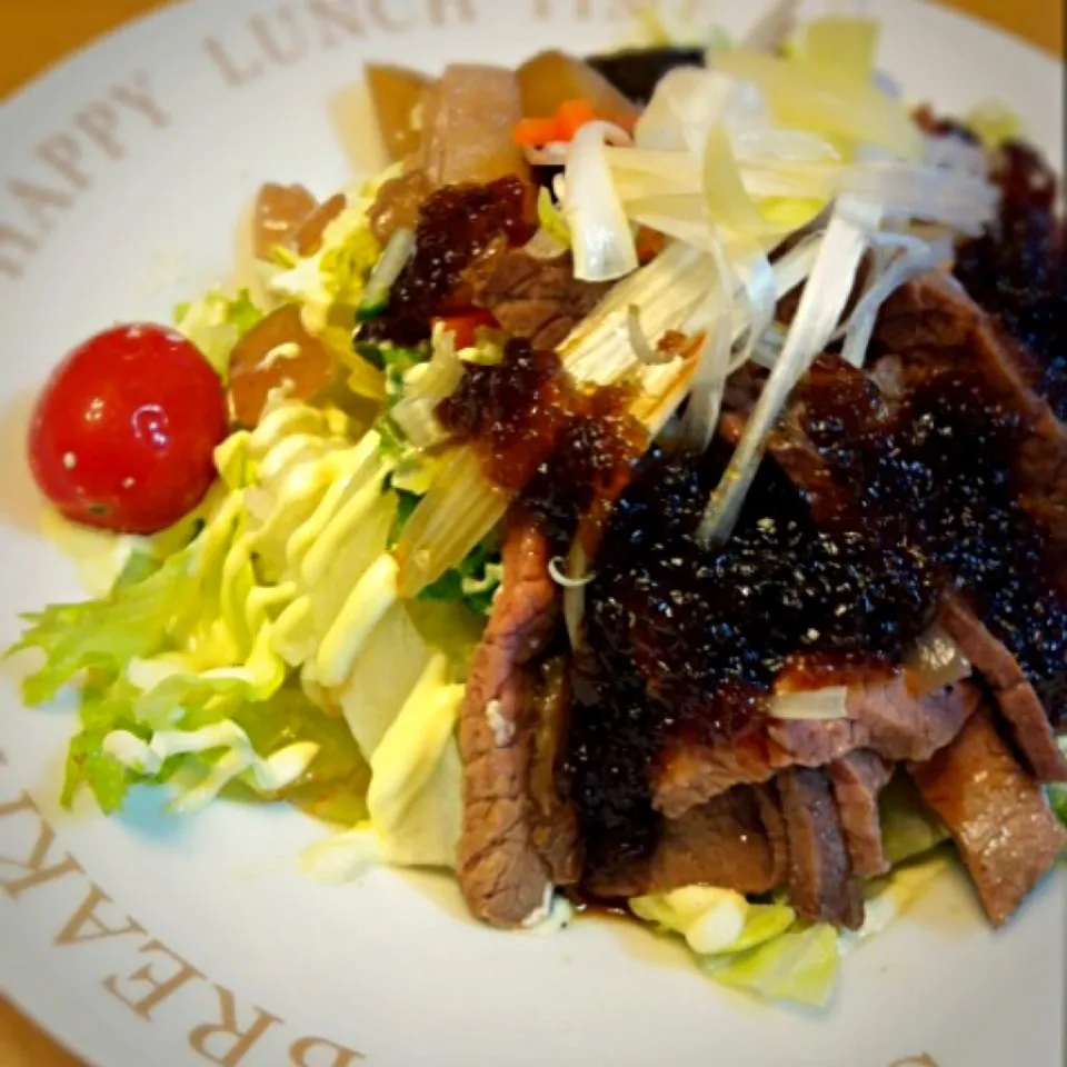 昨日のローストビーフでステーキ丼🐄|tomoさん