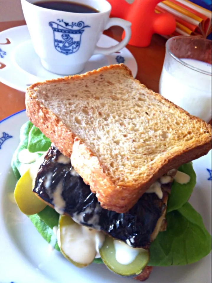 Snapdishの料理写真:鯖サンド…ʕ-̼͡-ʔ🍞完全七海子アレンジ|七海さん