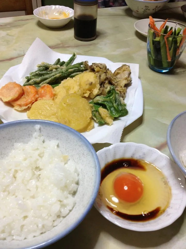 Snapdishの料理写真:天ぷら、卵かけ御飯|しょうさん