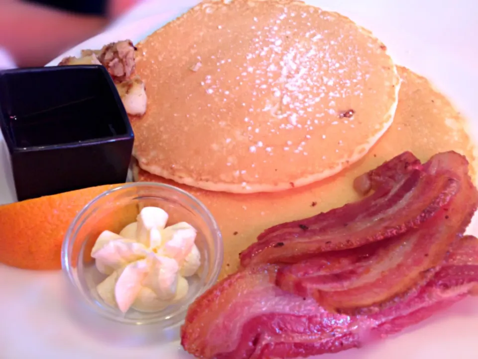 Perfect Pancakes with home made perfect bacon on the side|Junya Tanakaさん