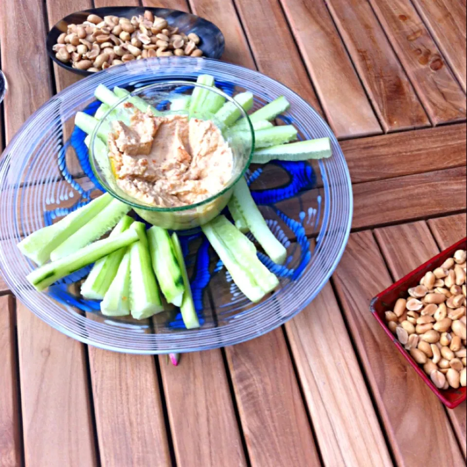 Snapdishの料理写真:Hummus with sun-dried tomatoes|claraさん