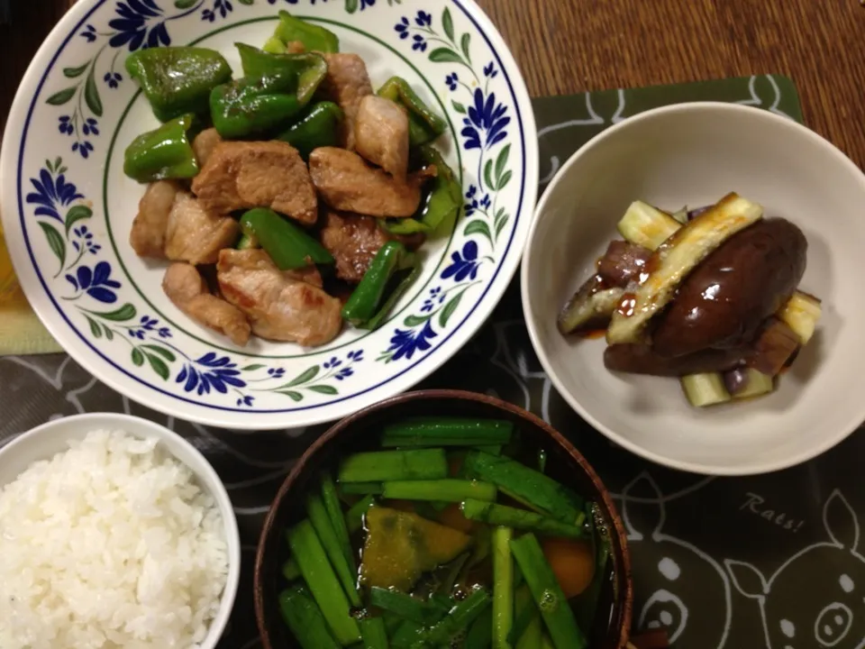 Snapdishの料理写真:ピーマンと豚肉の炒め物、茄子のラー油和え、カボチャのスープ|yuyangさん