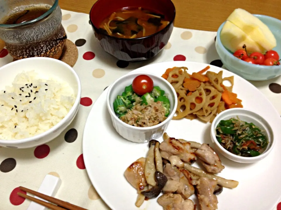 楽チン！鶏としめじの味覇ソテーメインの晩ご飯|miyamegu**さん