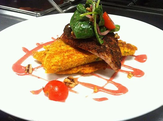 Blackened Red Snapper with a Baby Spinach & Candied Walnut Salad & country styled Cornbread Croutons in a summer Berry Champagne Vinaigrette|Bryan S. Mooreさん