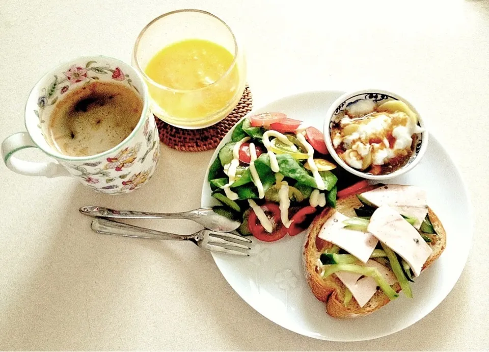 普通の朝食|みっちぃさん