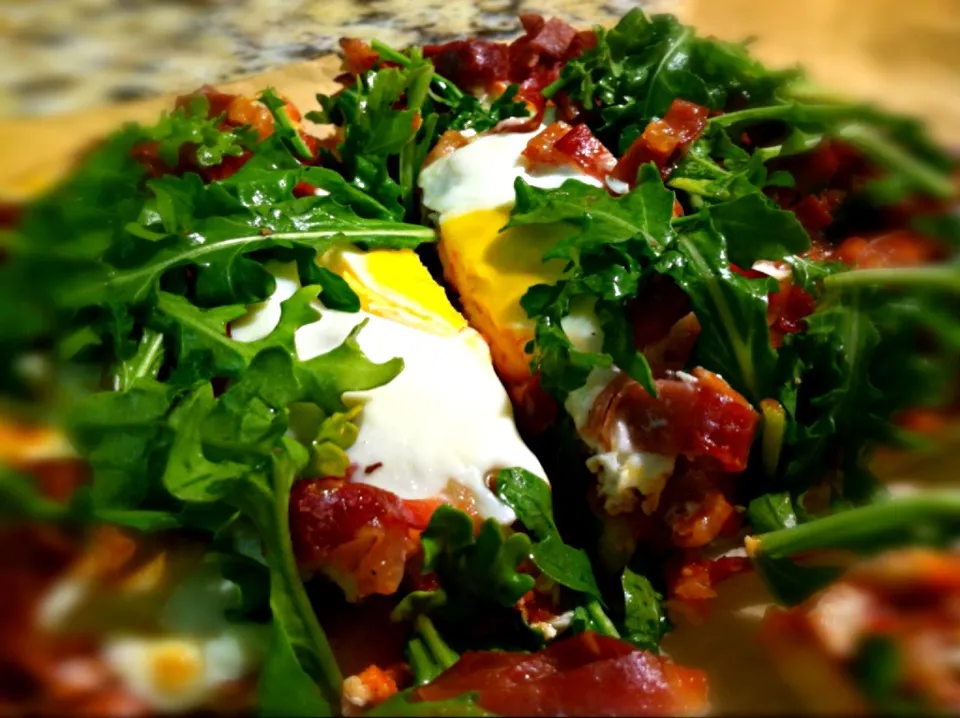 Egg on Prosciutto pizza with arugula|Nanaさん