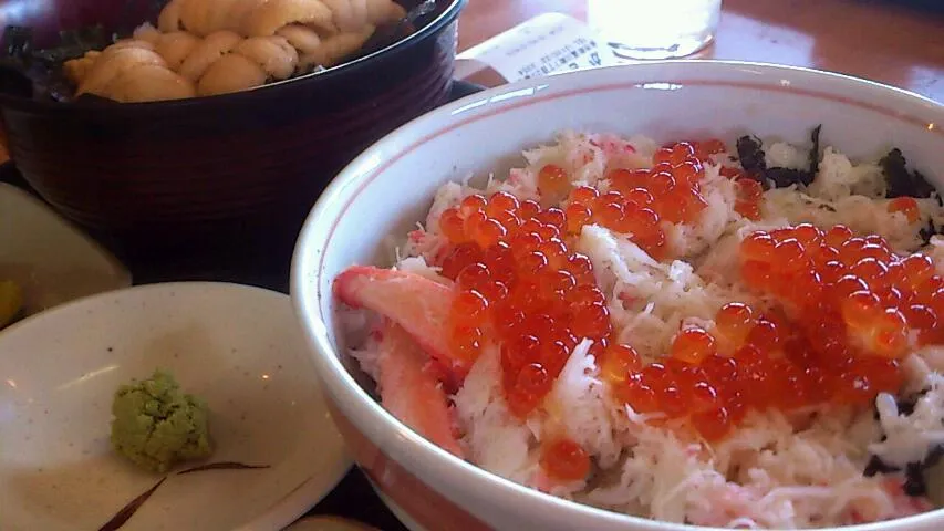 Snapdishの料理写真:ウニ丼とカニ丼|かんみぅさん