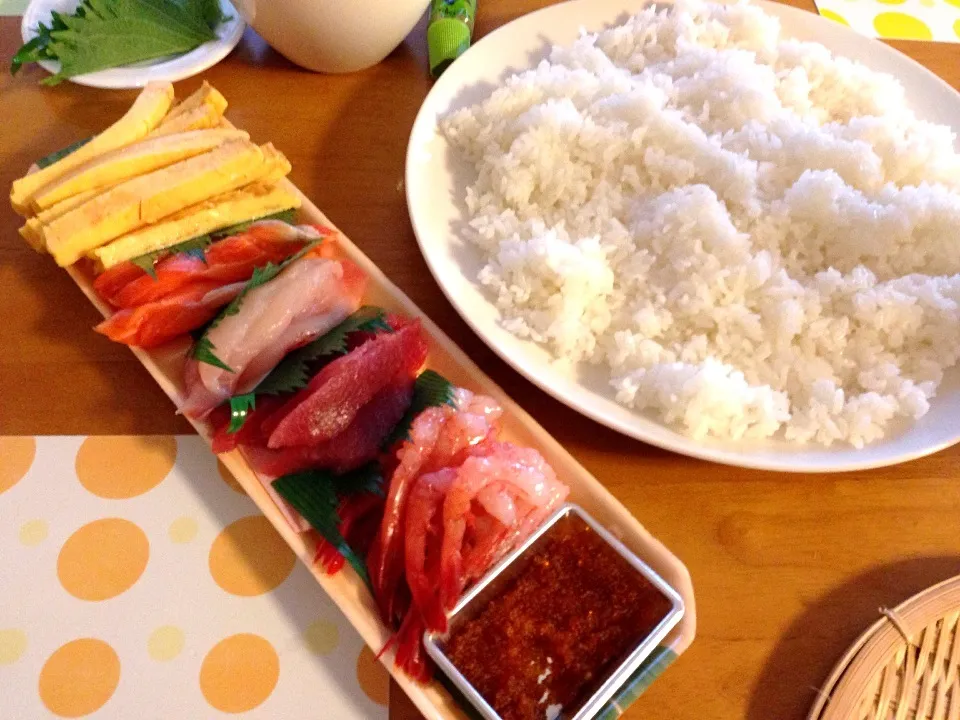 昨日の晩ご飯 火を使いたく無かったから手巻寿司|よっしーさん