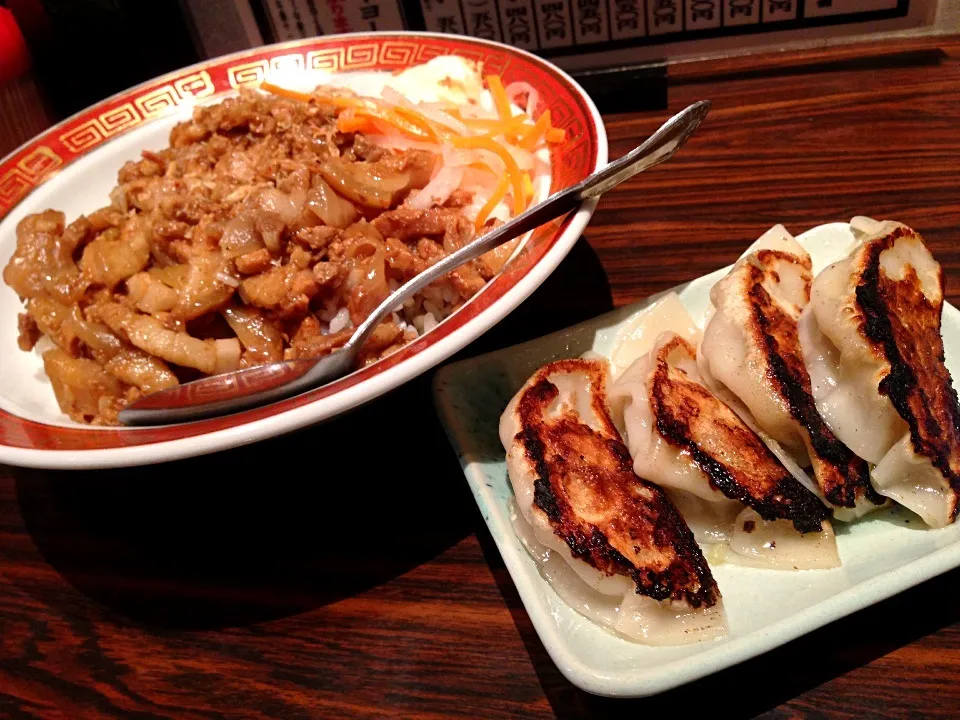 餃子と魯肉飯|hirotomoさん