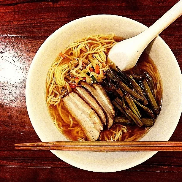 醤油ラーメン
ramen noodles in soy-sauce flavored soup|Yuka Nakataさん