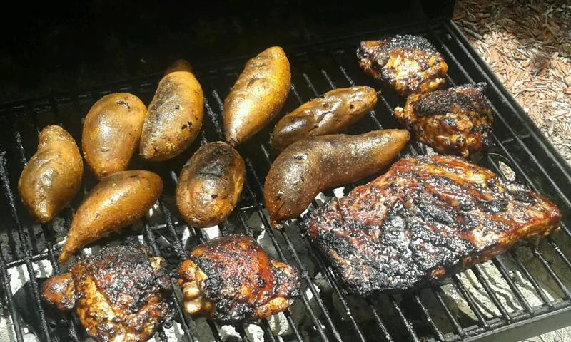 Jerked Chicken, Barbeque Ribs, & Ancho & Annatto rubbed Yams|Bryan S. Mooreさん