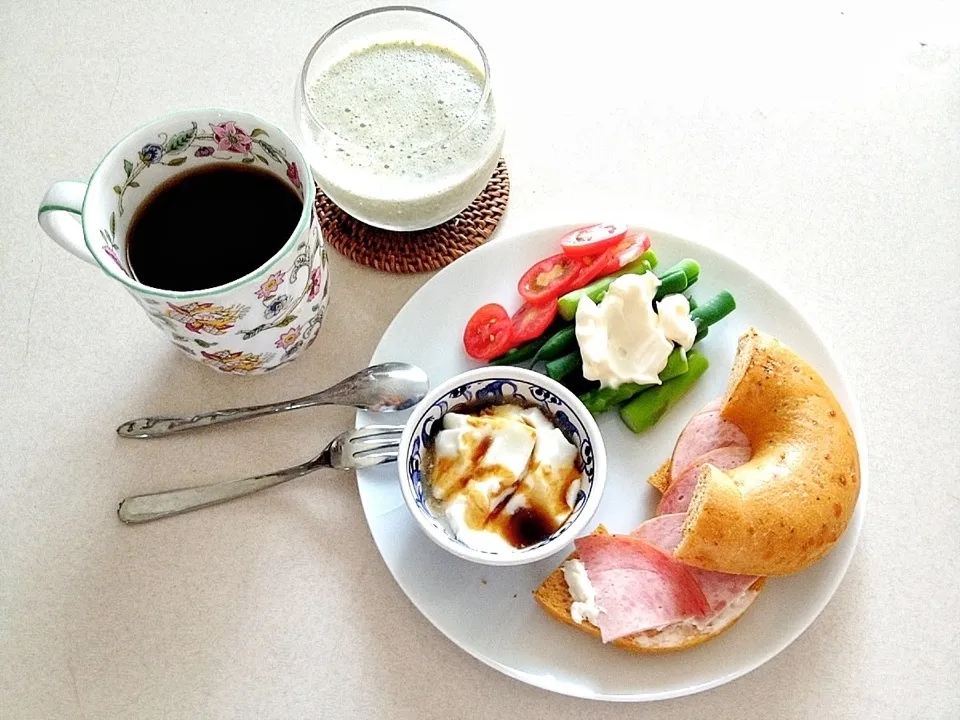 Snapdishの料理写真:ベーグルな朝食|みっちぃさん