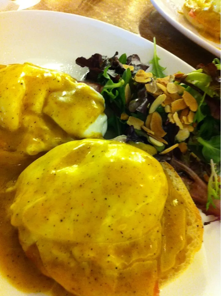 Signature egg Benedict|mikko tanさん