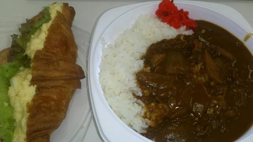 社食の欧風カレーは全く辛くない(>_<)|SATOSHI OOCHIさん