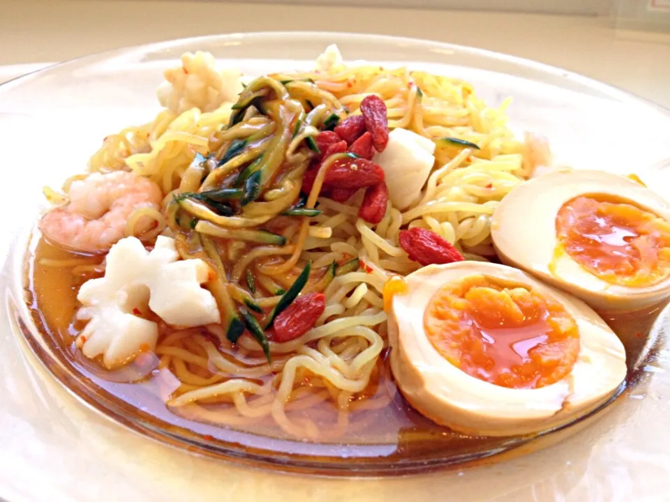 今日の社食は海老とイカの辛子冷やし麺。390円。この頃食欲がなくて…。|ルーア・ブランカさん